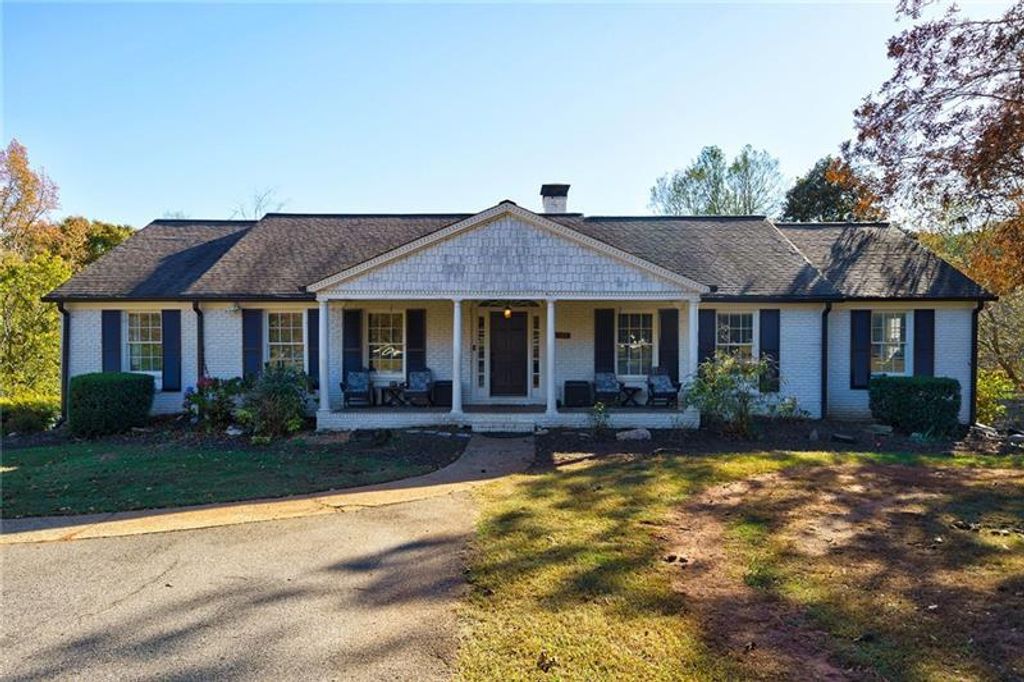 Image 91 of property listing at 1801 Birmingham Road, Milton, GA 30004