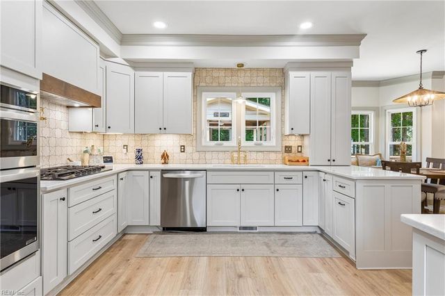 18 Emmaus RD, Poquoson, VA 23662