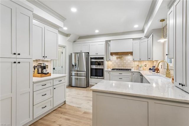 18 Emmaus RD, Poquoson, VA 23662