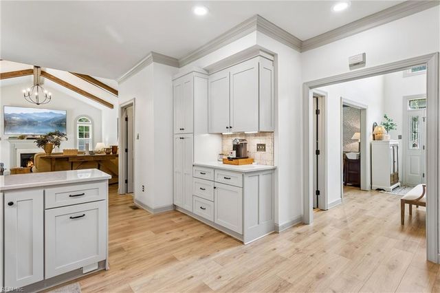 18 Emmaus RD, Poquoson, VA 23662