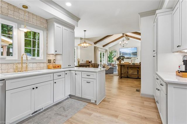18 Emmaus RD, Poquoson, VA 23662