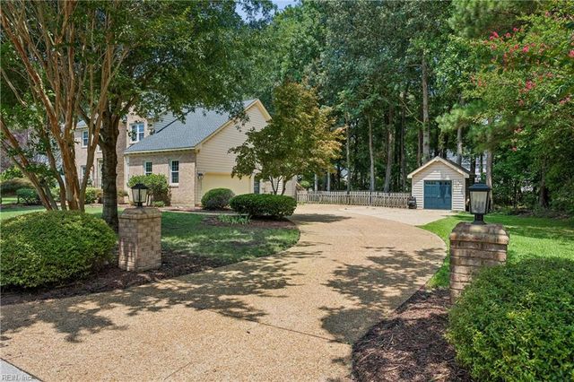 18 Emmaus RD, Poquoson, VA 23662