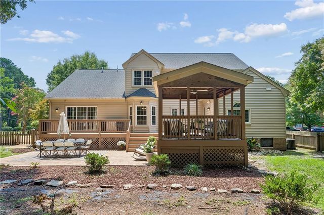 18 Emmaus RD, Poquoson, VA 23662