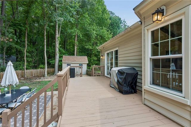 18 Emmaus RD, Poquoson, VA 23662