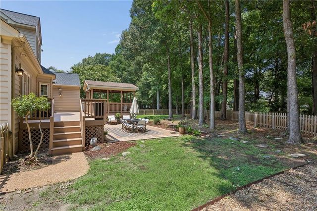 18 Emmaus RD, Poquoson, VA 23662