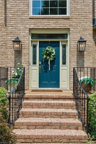 18 Emmaus RD, Poquoson, VA 23662
