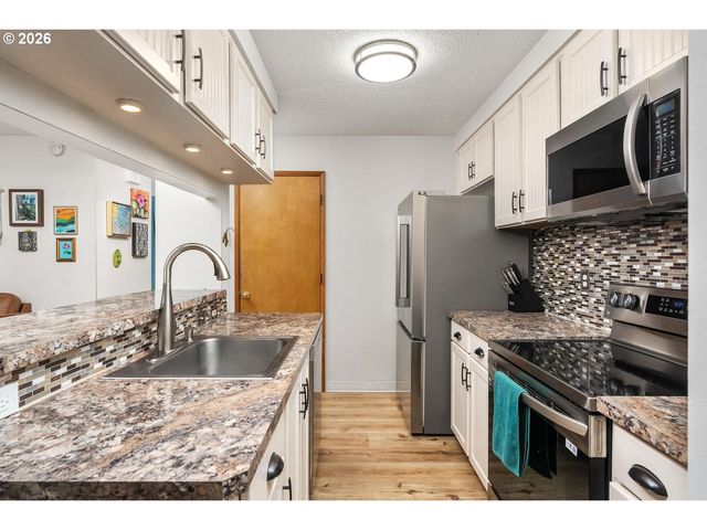 2338 Se 124TH Ave, Portland, OR 97233