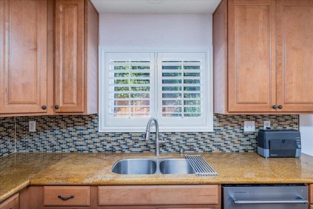 49070 Tango Court, La Quinta, CA 92253