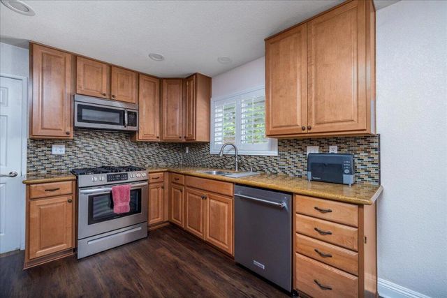 49070 Tango Court, La Quinta, CA 92253