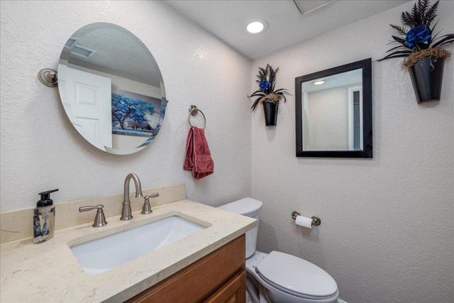 49070 Tango Court, La Quinta, CA 92253