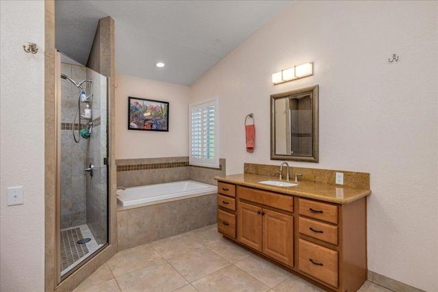 49070 Tango Court, La Quinta, CA 92253