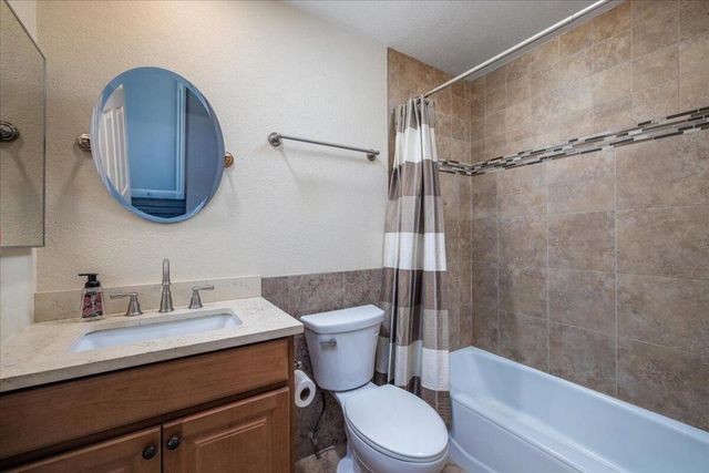 49070 Tango Court, La Quinta, CA 92253