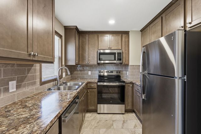 2008 W McCormick Ave, Wichita, KS 67213