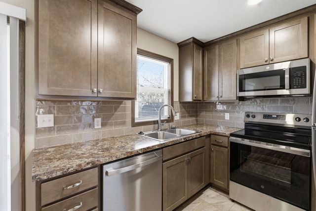 2008 W McCormick Ave, Wichita, KS 67213