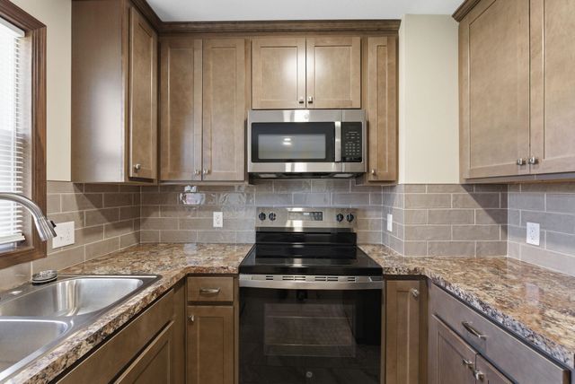 2008 W McCormick Ave, Wichita, KS 67213