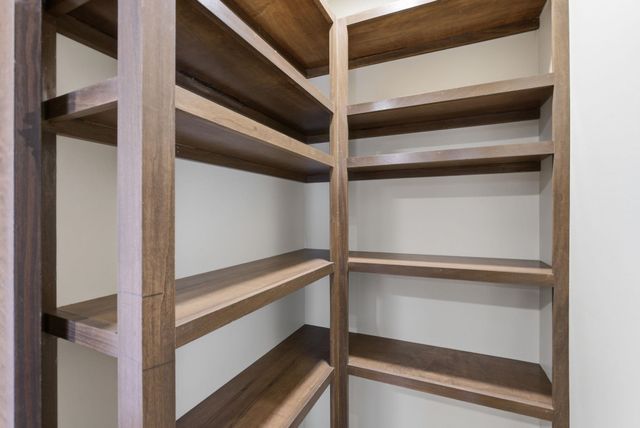 2008 W McCormick Ave, Wichita, KS 67213