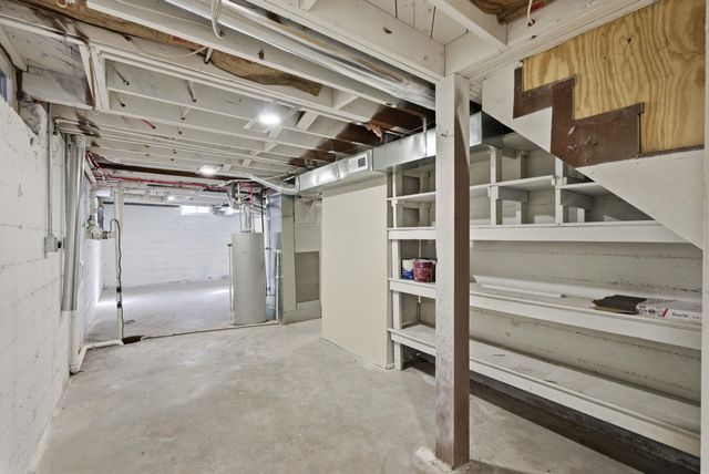 2008 W McCormick Ave, Wichita, KS 67213