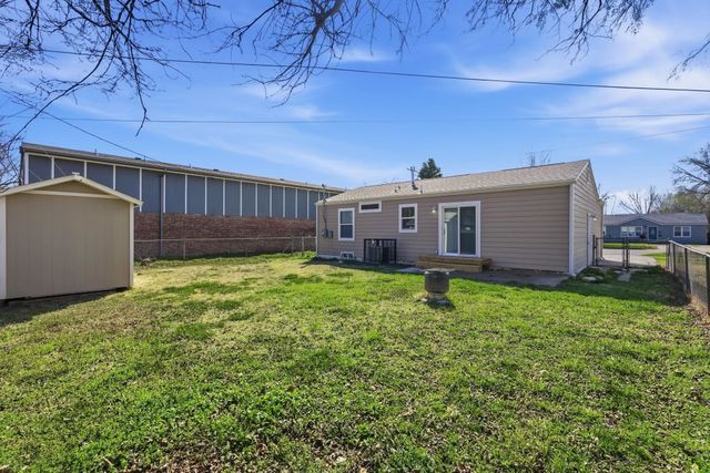 2008 W McCormick Ave, Wichita, KS 67213