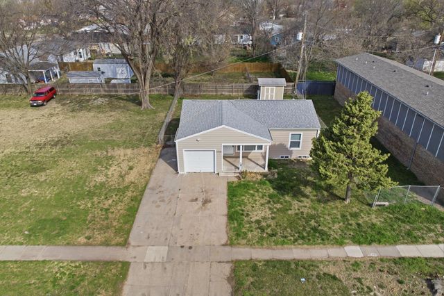 2008 W McCormick Ave, Wichita, KS 67213