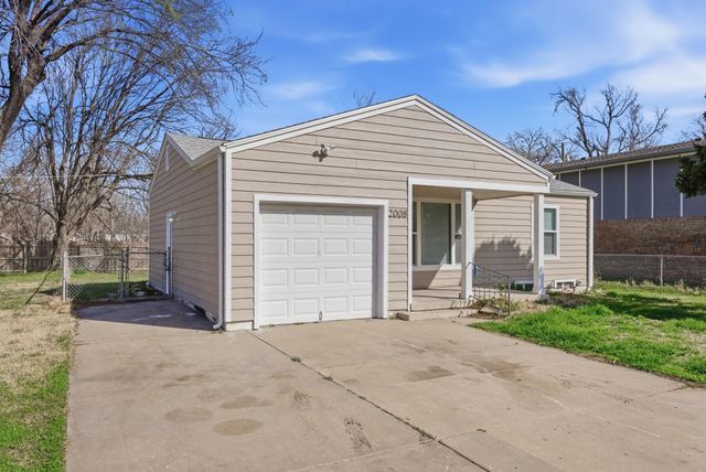 2008 W McCormick Ave, Wichita, KS 67213