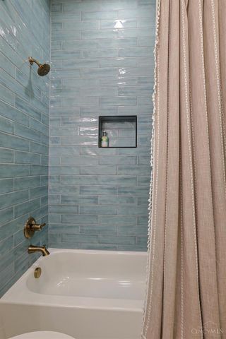 20904 Augusta Drive, Lawrenceburg, IN 47025