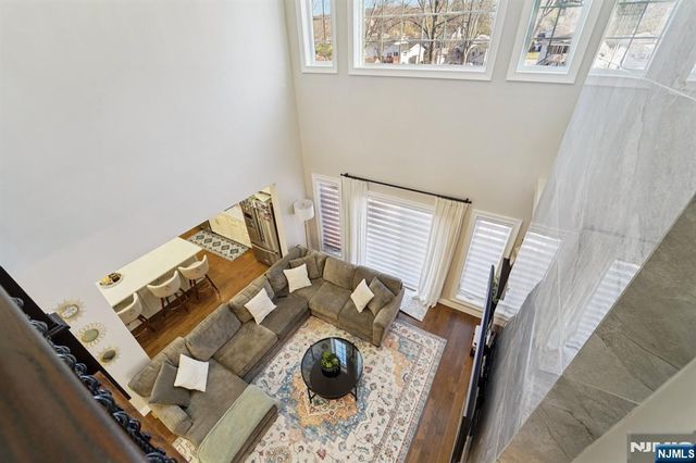 24 Holmes Lane, Wayne, NJ 07470