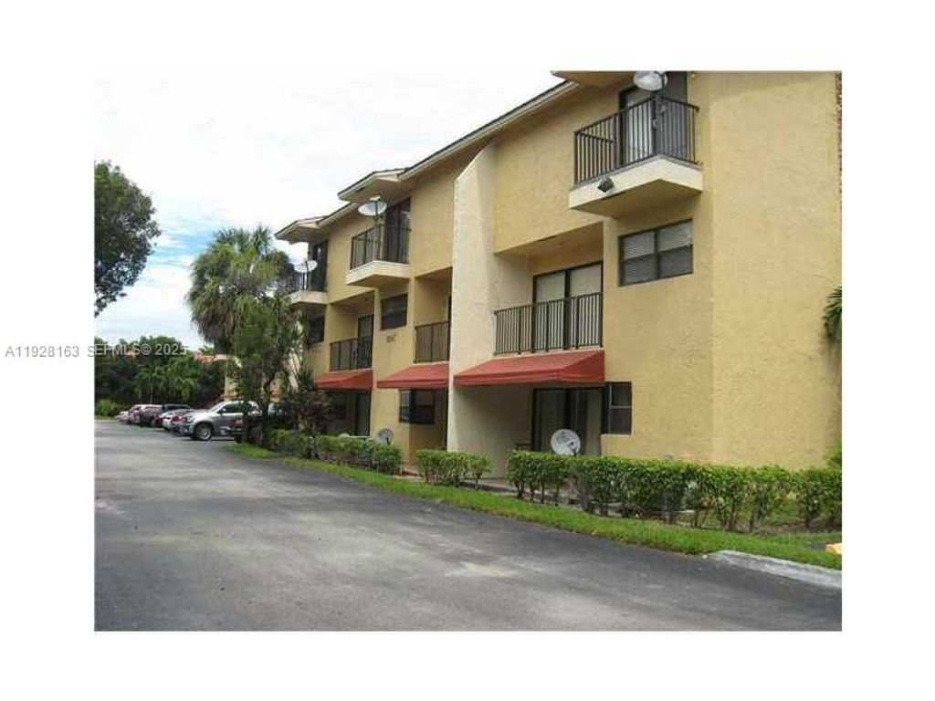 2997 Riverside Dr 212, Coral Springs, FL 33065