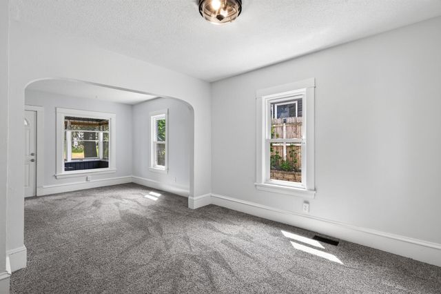 4227 Humboldt Avenue N, Minneapolis, MN 55412