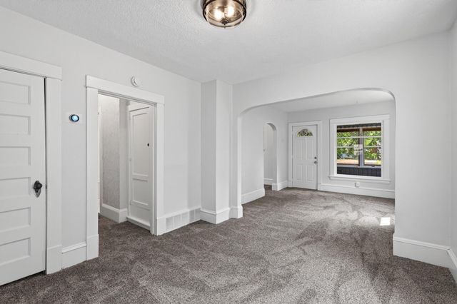 4227 Humboldt Avenue N, Minneapolis, MN 55412