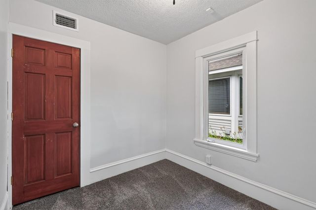 4227 Humboldt Avenue N, Minneapolis, MN 55412