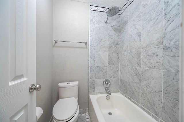 305 Seacrest Boulevard, League City, TX 77573