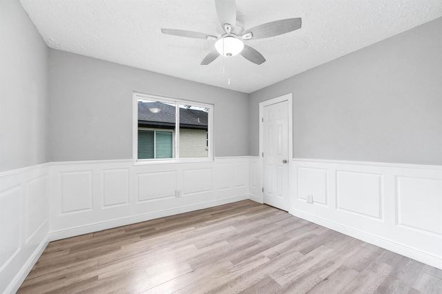 305 Seacrest Boulevard, League City, TX 77573