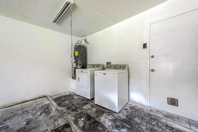 305 Seacrest Boulevard, League City, TX 77573