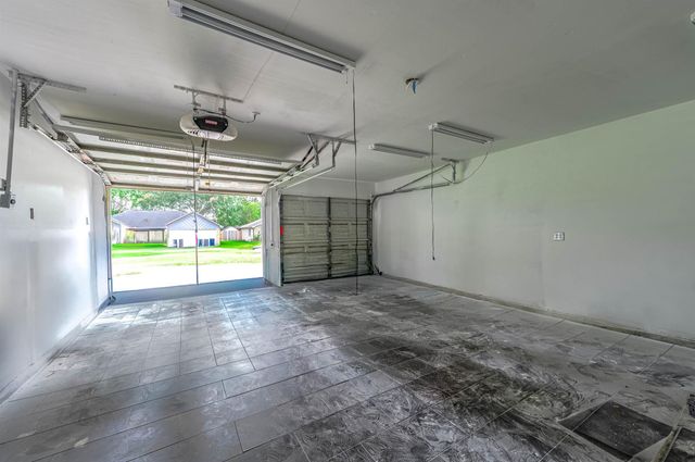 305 Seacrest Boulevard, League City, TX 77573