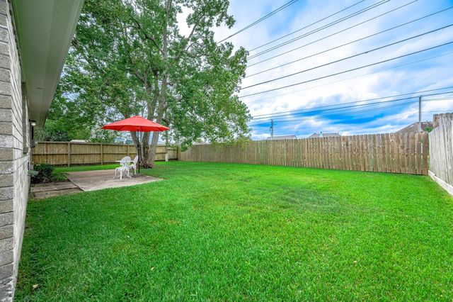 305 Seacrest Boulevard, League City, TX 77573