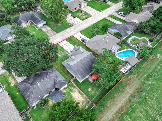 305 Seacrest Boulevard, League City, TX 77573