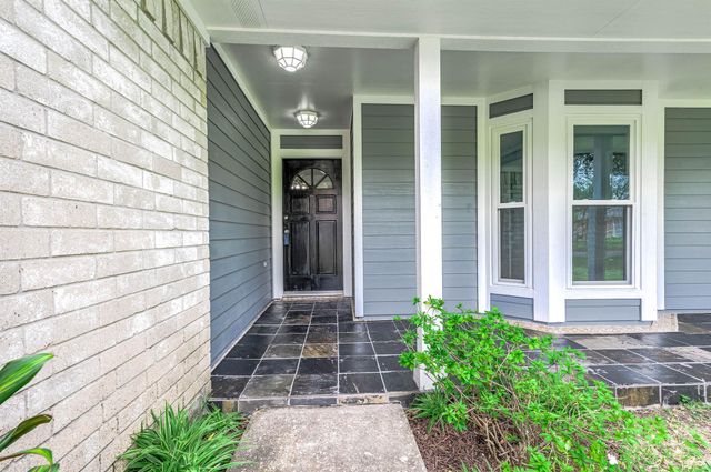 305 Seacrest Boulevard, League City, TX 77573