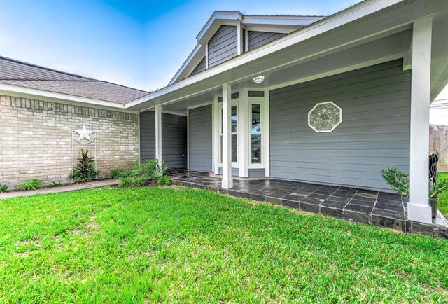 305 Seacrest Boulevard, League City, TX 77573