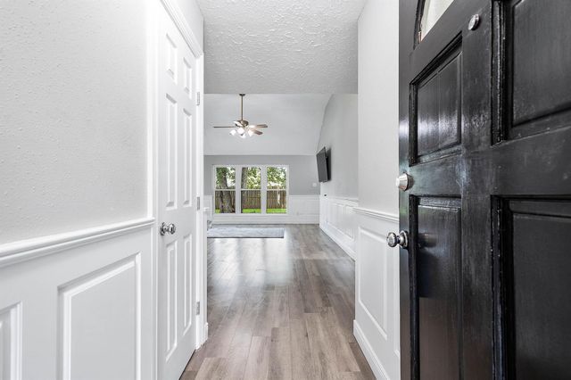 305 Seacrest Boulevard, League City, TX 77573