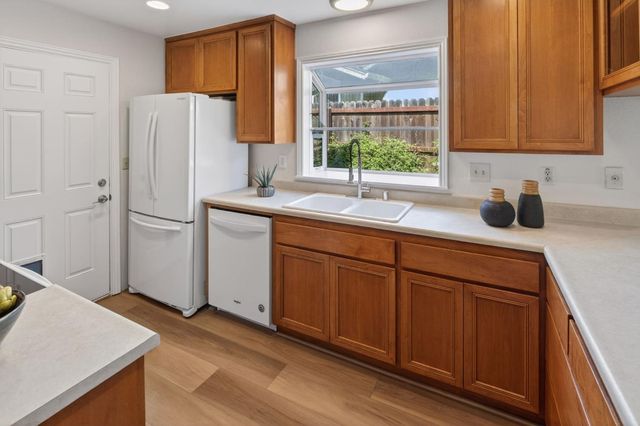 6732 Indian River Dr, Citrus Heights, CA 95621