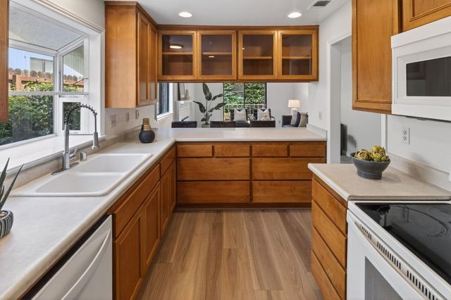 6732 Indian River Dr, Citrus Heights, CA 95621