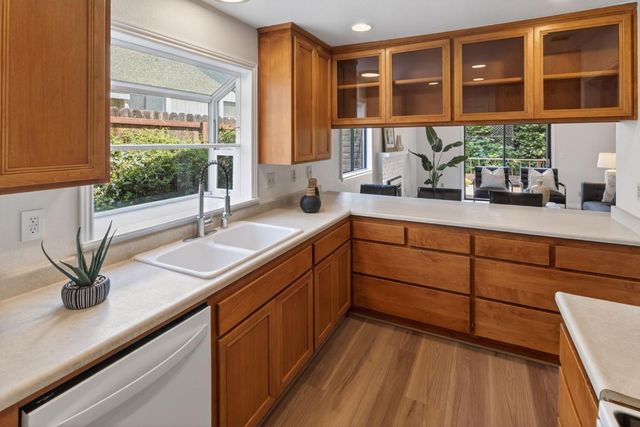 6732 Indian River Dr, Citrus Heights, CA 95621