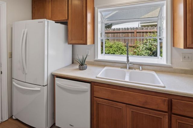 6732 Indian River Dr, Citrus Heights, CA 95621