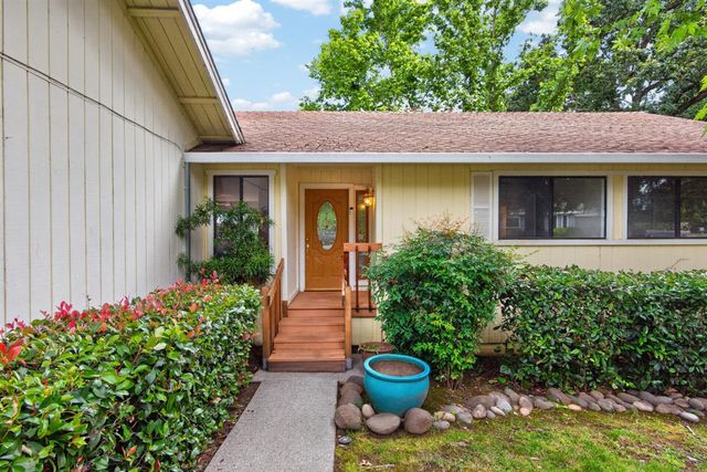 6732 Indian River Dr, Citrus Heights, CA 95621