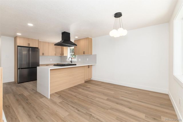 6885 Oak Way, Arvada, CO 80004