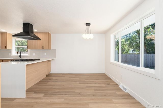 6885 Oak Way, Arvada, CO 80004