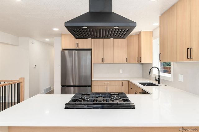 6885 Oak Way, Arvada, CO 80004
