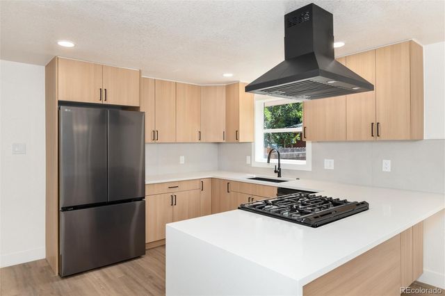 6885 Oak Way, Arvada, CO 80004