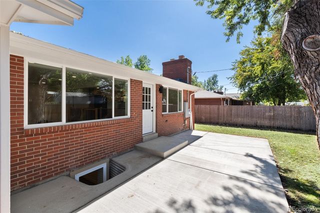 6885 Oak Way, Arvada, CO 80004