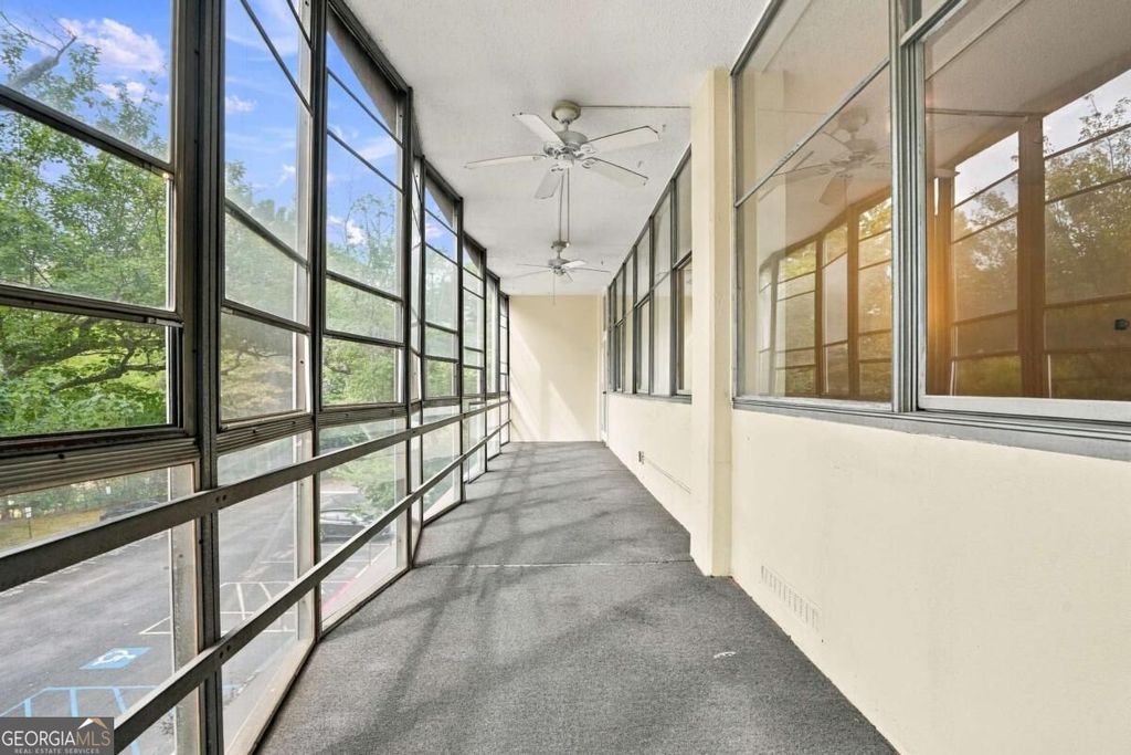 3060 Pharr Court North NW 207, Atlanta, GA 30305 — photo 2